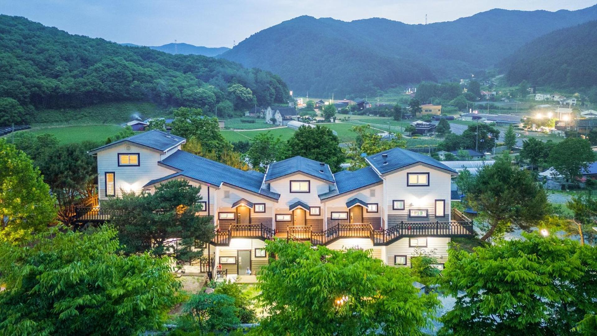 Hongcheon D-Day Pension&Camping Exterior foto